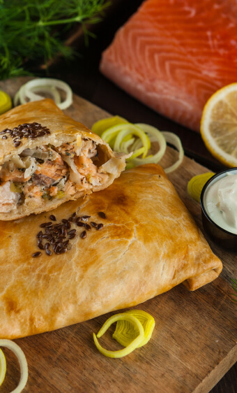 Самса с лососем